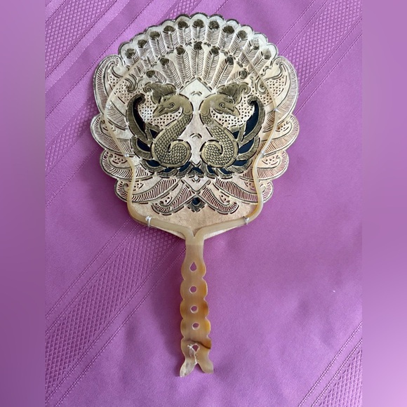 Vintage Hand held Indonesian wayang (shadow) fan featuring peacock motif - Picture 2 of 6